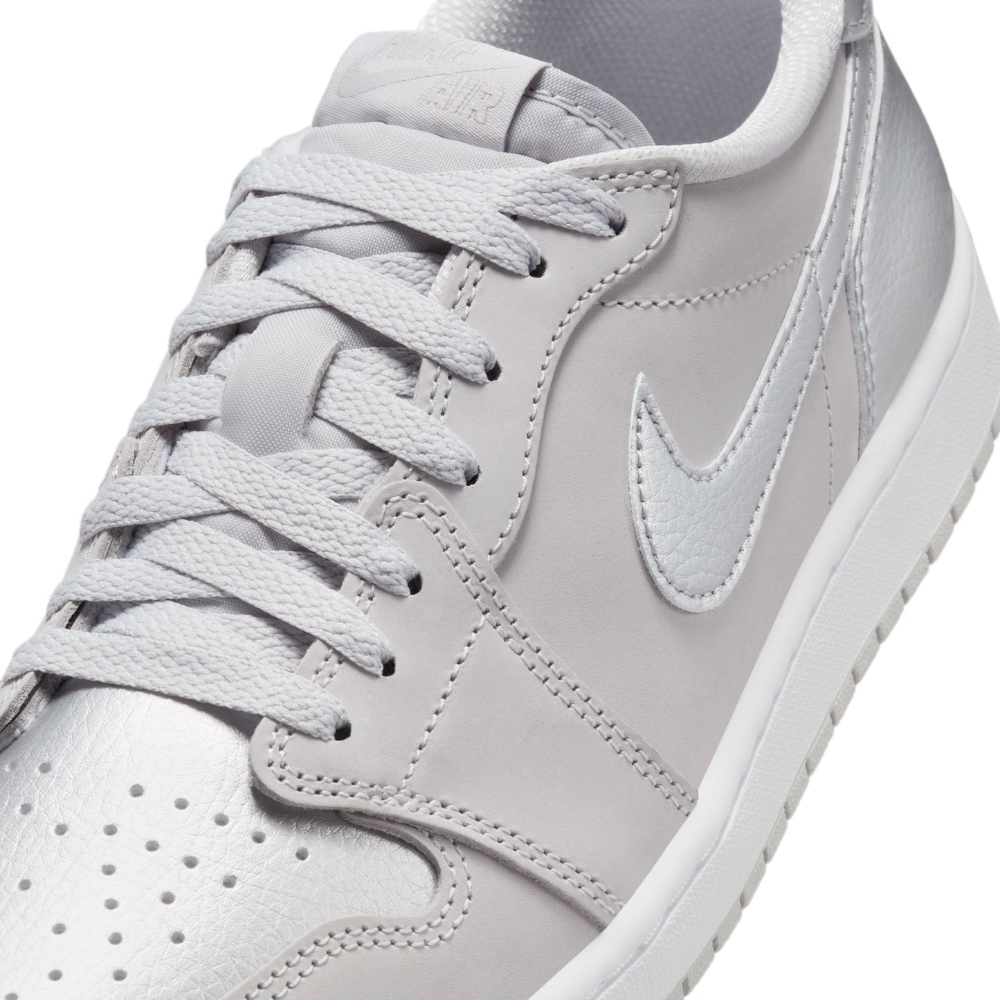 JORDAN 1 LOW OG 'SILVER' - NEUTRAL GREY/METALLIC SILVER/WHITE