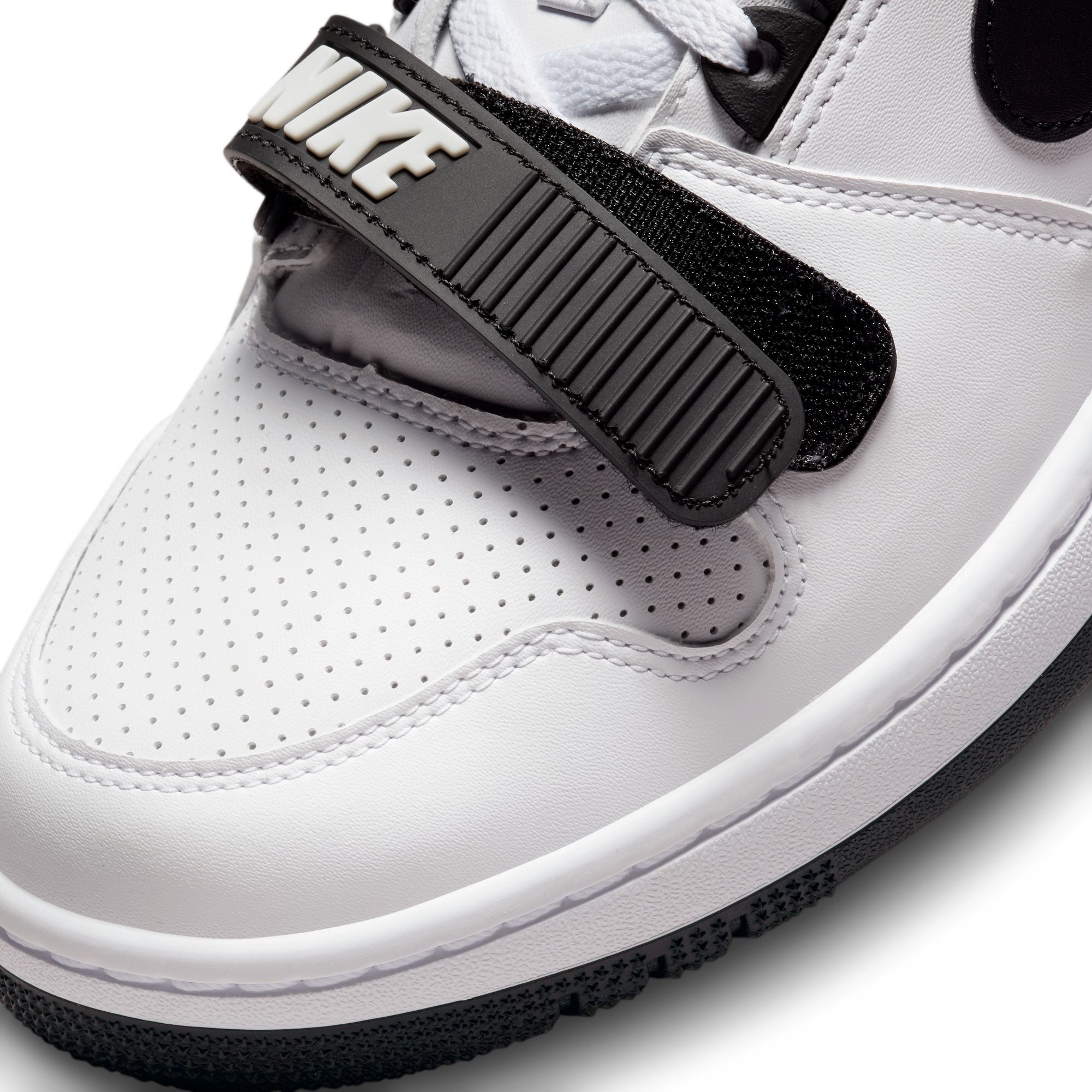 AIR ALPHA FORCE 88 SP x BILLIE EILISH - WHITE/BLACK-NEUTRAL GREY