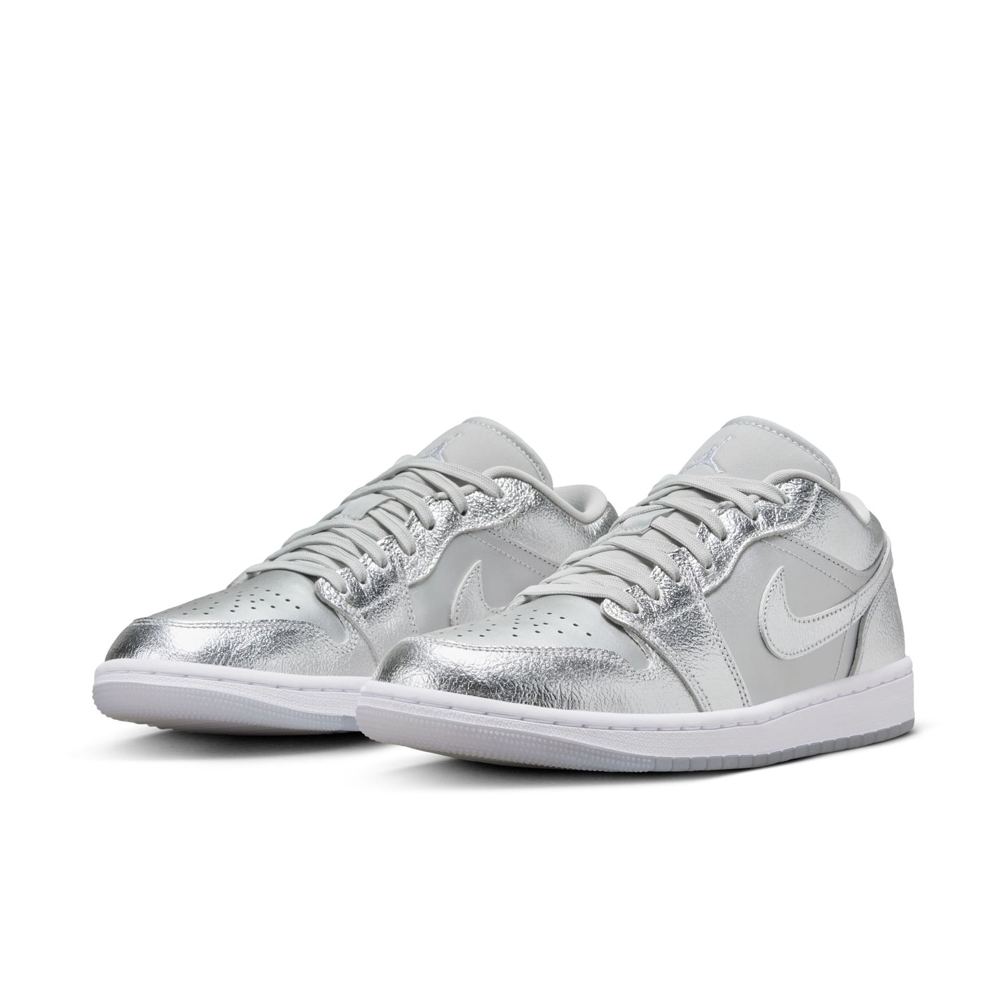 JORDAN 1 LOW SE - METALLIC SILVER/PHOTON DUST/WOLF GREY