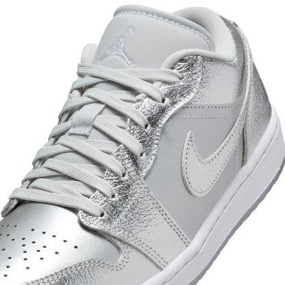 JORDAN 1 LOW SE - METALLIC SILVER/PHOTON DUST/WOLF GREY