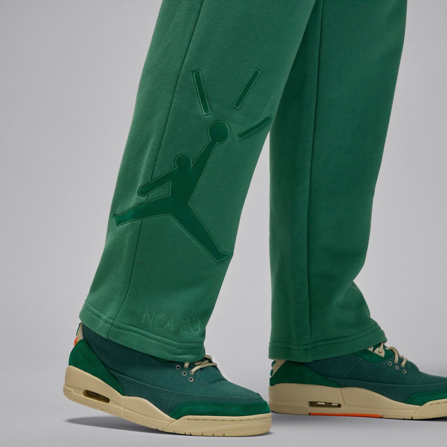 JORDAN X NINA CHANEL ABNEY FLEECE PANTS - GREEN STONE