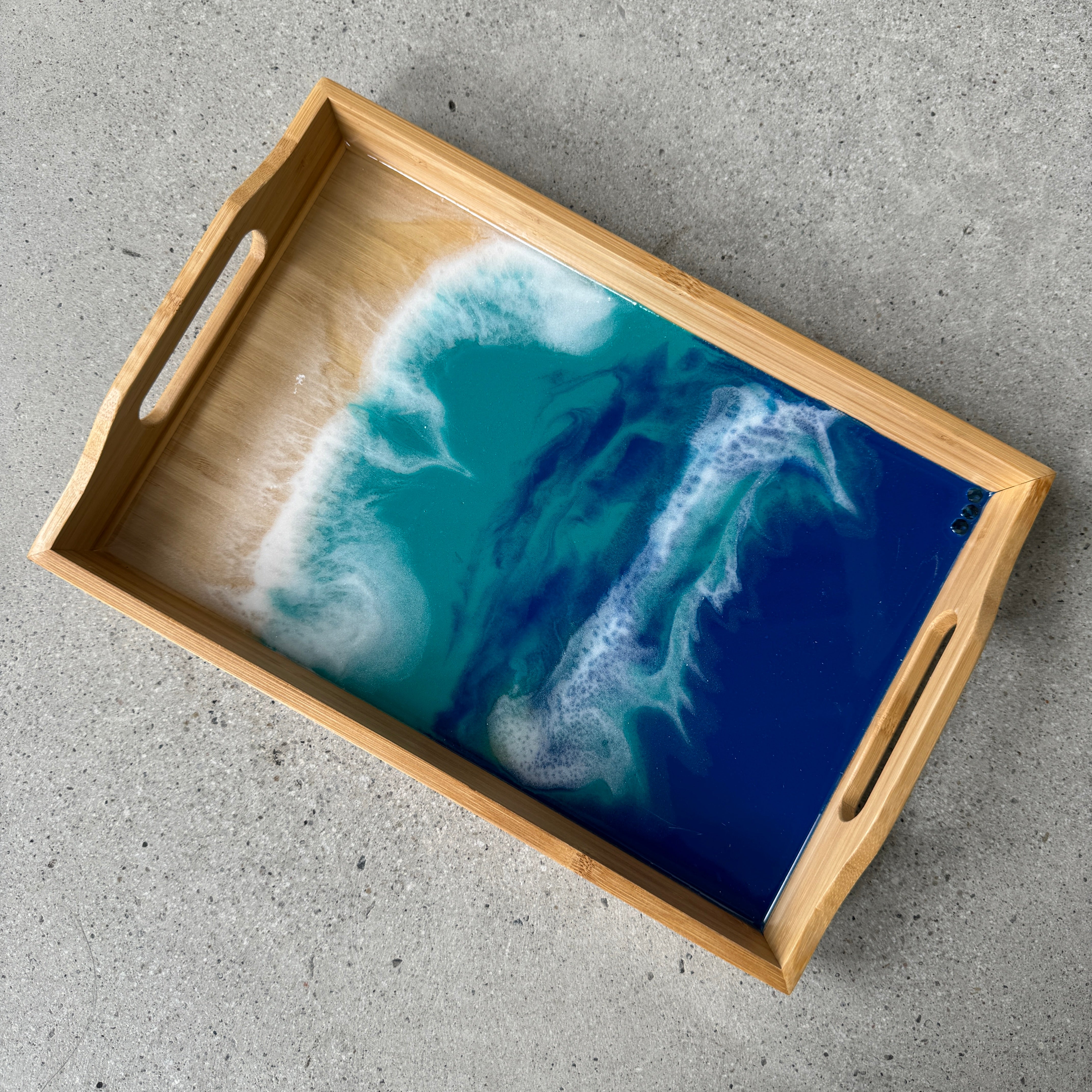 OCEAN WAVE TRAY WITH HANDLE